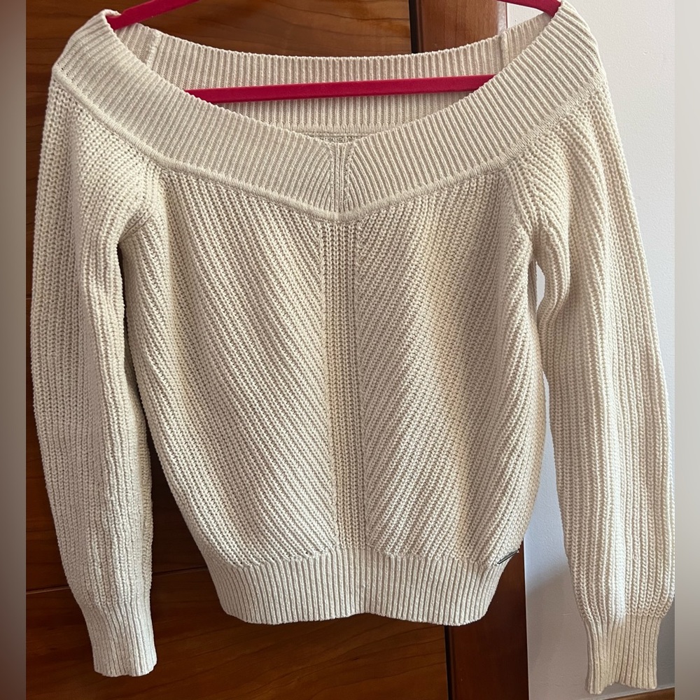White Abercrombie & Fitch off the shoulder sweater. Size small, great condition.